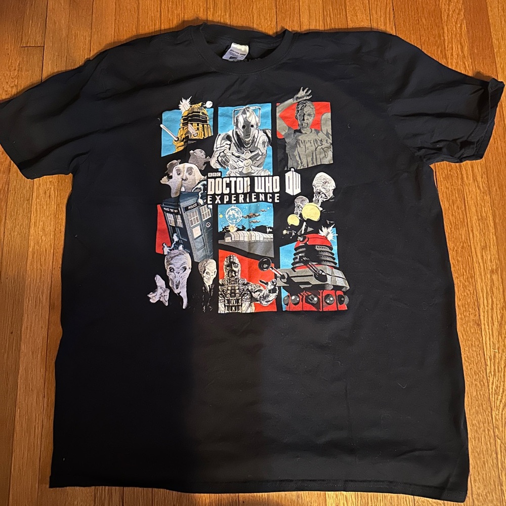 2009 Doctor Who Universe Black Graphic Tee, Size XL